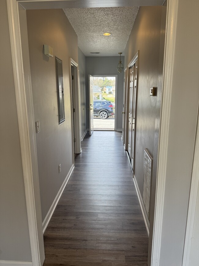 Photo - 3109 W Walnut St