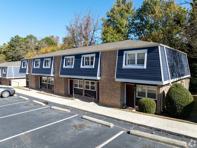 Beautiful Chesney Woods Townhomes