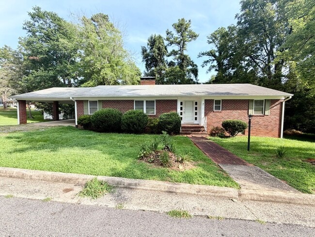 Building Photo - 614 Walker St