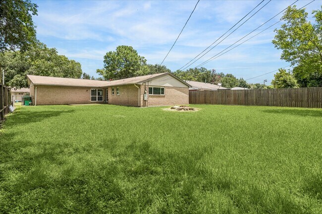Photo - 5827 Southminster Dr