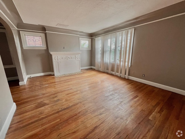 Building Photo - 17146 Kentucky St Rental