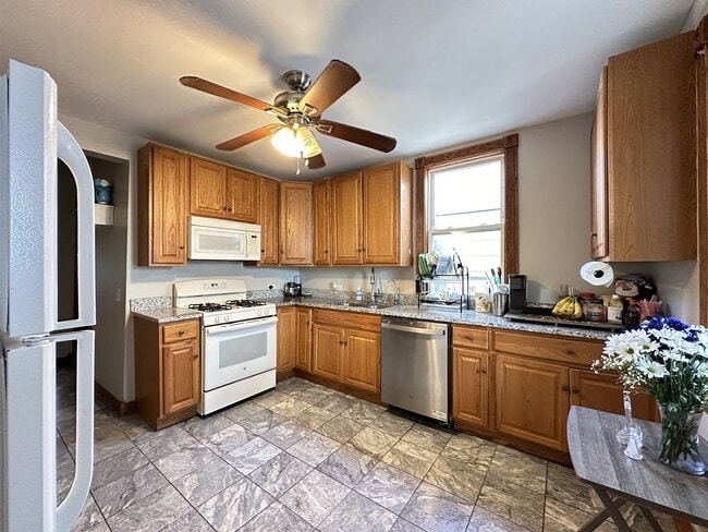 Photo - 3532 N Elston Ave Unidad J03P