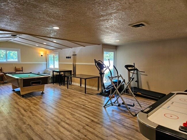 Building Photo - ft.cvllc01* Unit 42