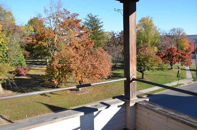 Photo - 901 Hepburn St