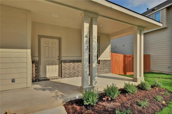 Photo - 453 Star Thistle St