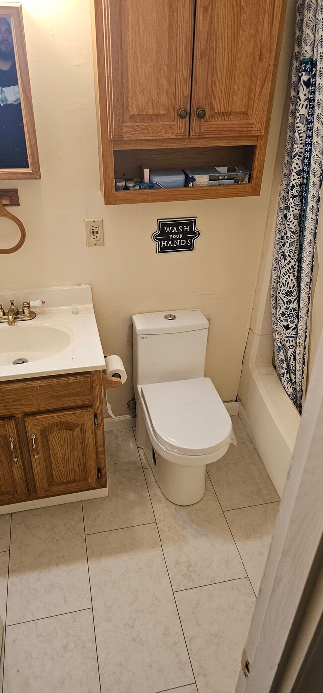 Bathroom - 5523 Ellsworth Ave Unit Ellsworth