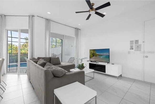 Photo - 450 Captiva Dr