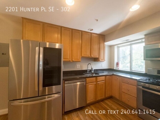 2201 Hunter Pl SE
