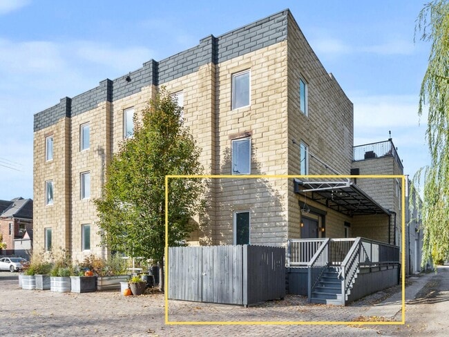 Building Photo - 1185 Gustavus Ln Unit B