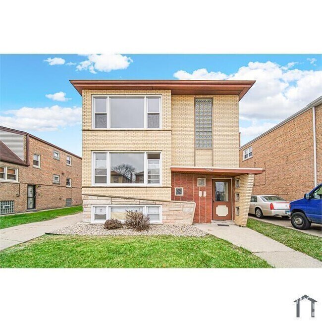 Building Photo - 7900 S Whipple St Unit 2 Rental