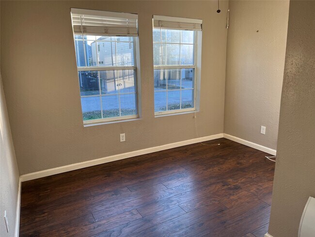 Photo - 623 E 28th St Casa