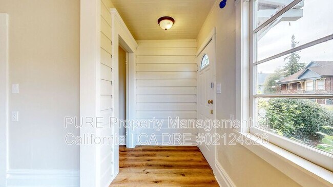 Photo - 484 Sonoma Ave