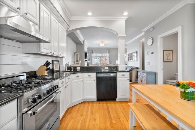 Photo - 10 S Sydney St