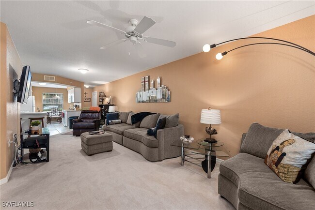 Photo - 25727 Lake Amelia Way Unidad 105