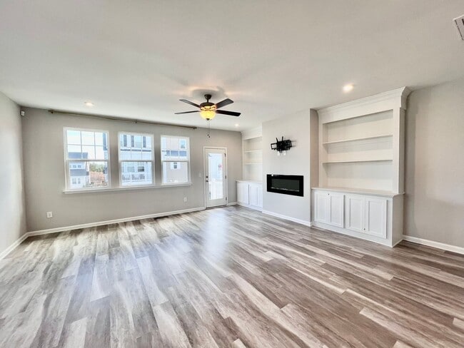 Photo - New Contruction Rental in the Reserve of Grassfield