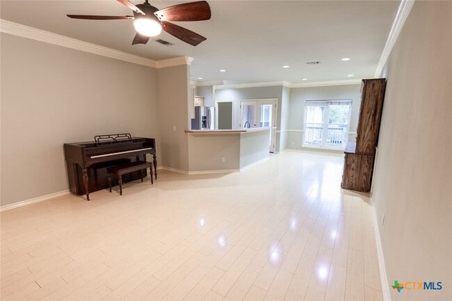 Photo - 605 Burleson St