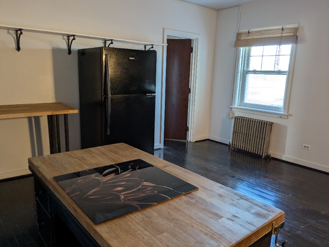 Photo - 2274 S Market St Unit 5