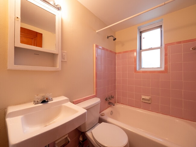 Photo - Brentwood Manor