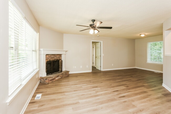 Photo - 221 Martins COurt