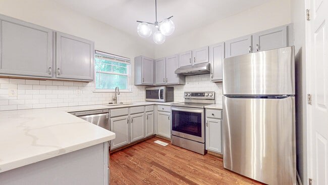 Photo - 2355 Hill St NW