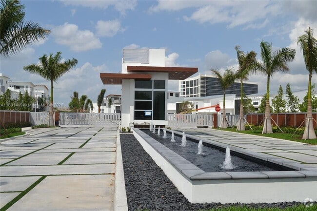Building Photo - 8231 NW 34th St Rental