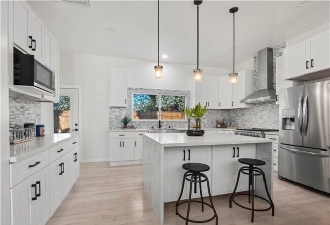 Photo - 17601 Rhoda St