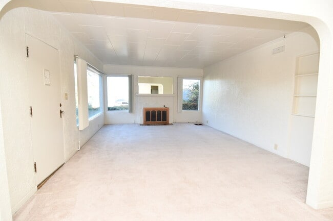 Photo - 1368 SE Overlook Ave