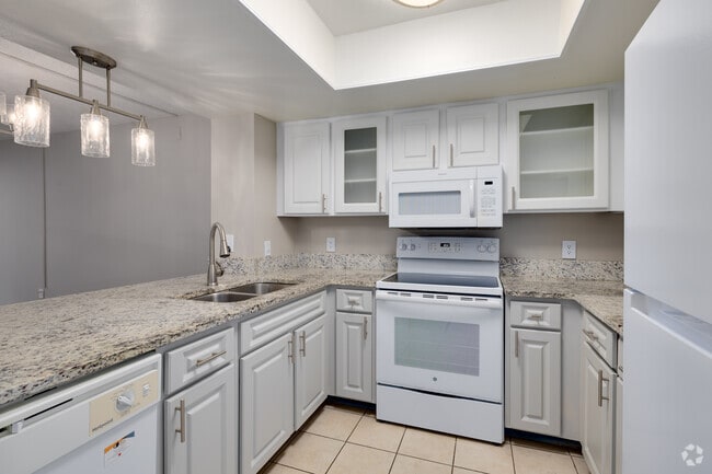 2 habitaciones, 2 baños - 1150 pies cuadrados - Cocina - Bridgewater Pointe Apartments