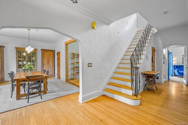 Photo - 85 N Broadway