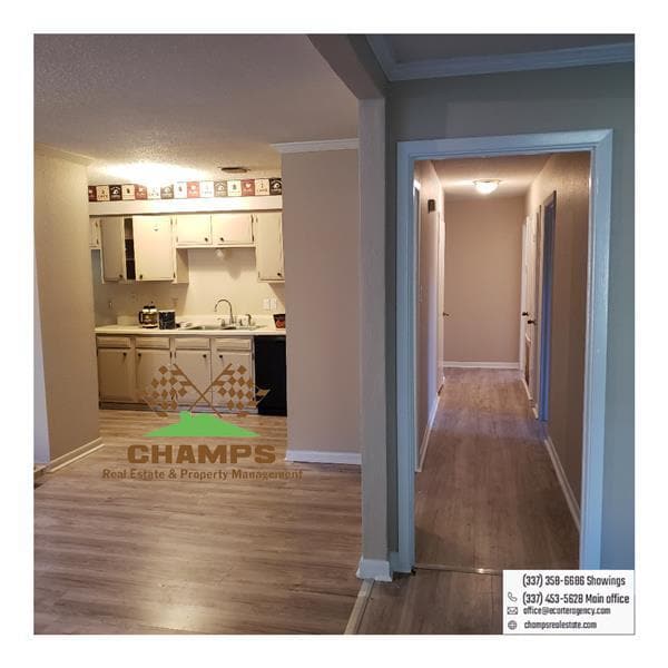 Photo - 402 Toronto Dr