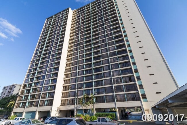 Building Photo - $2,000 / 1br - 1bd/1ba Condominium In Pearl Regency W/ 1 Parking Stall