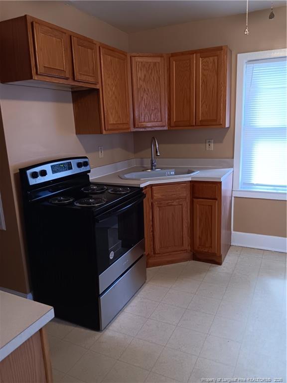 Photo - 2123 Elvira St