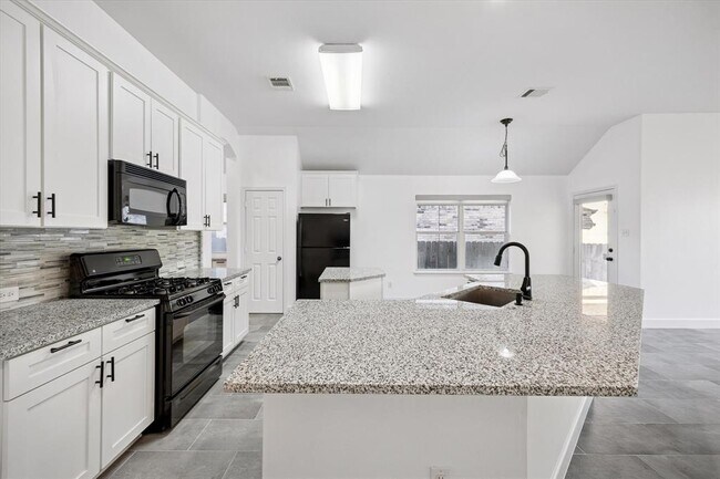 Photo - 2995 Overland St