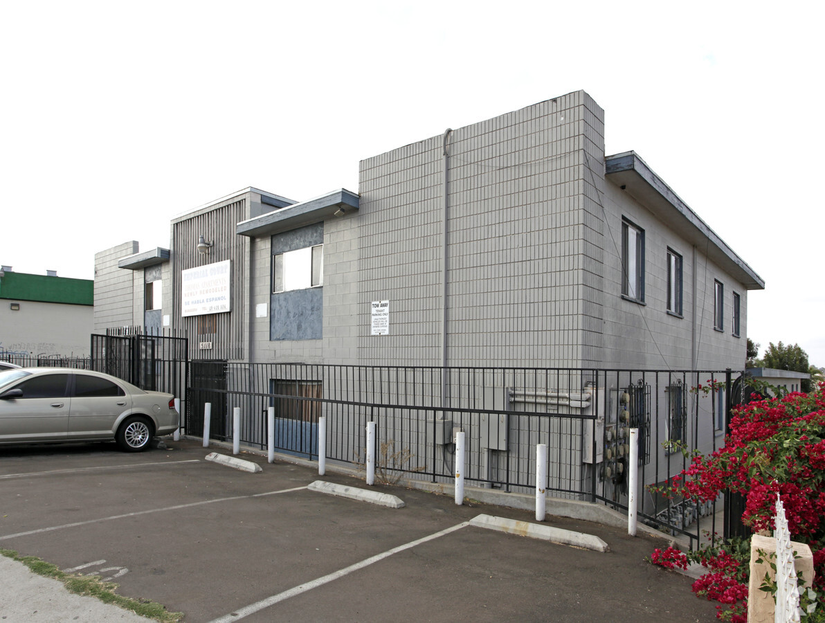 Imperial Court - Imperial Court Apartments