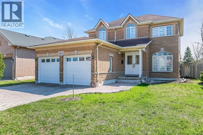 Photo - 1063 Peach Blossom Crescent