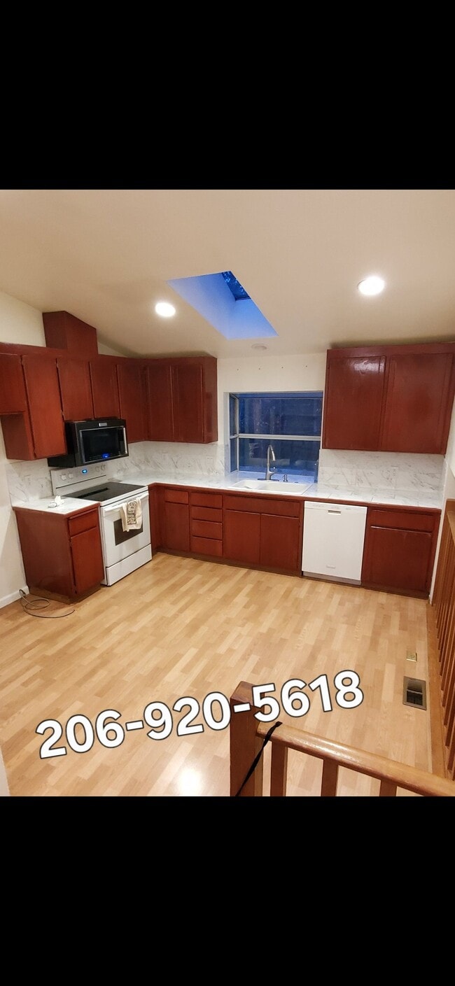 32912 16th Pl SW