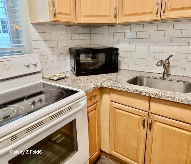 Photo - 3225 NE 16th St