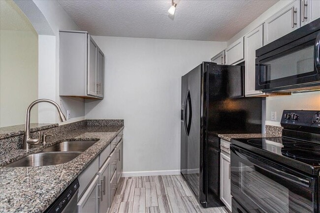 Photo - 3940 Southpointe Dr Unidad 316
