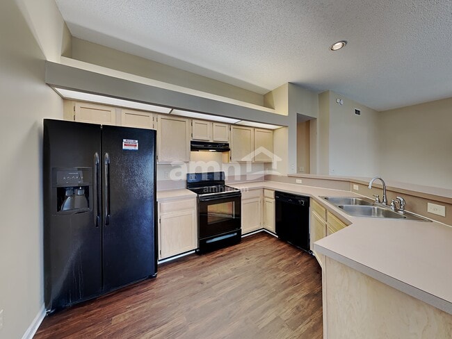 Photo - 1851 Burgess Hill Dr E