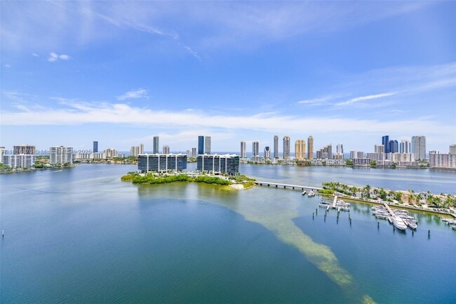 Photo - 3201 NE 183rd St Unidad 2502