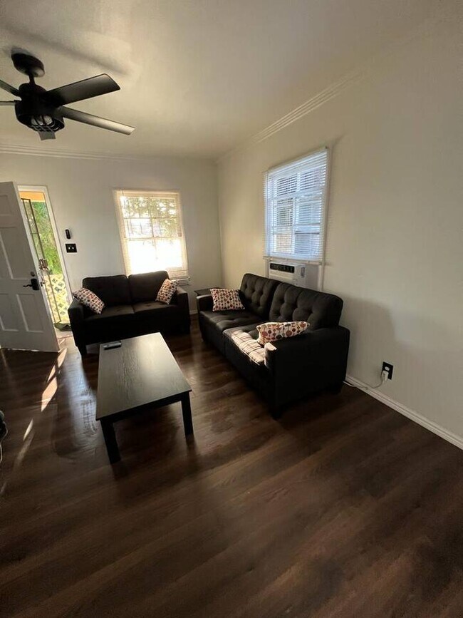 Building Photo - 8236 Crenshaw Blvd Rental