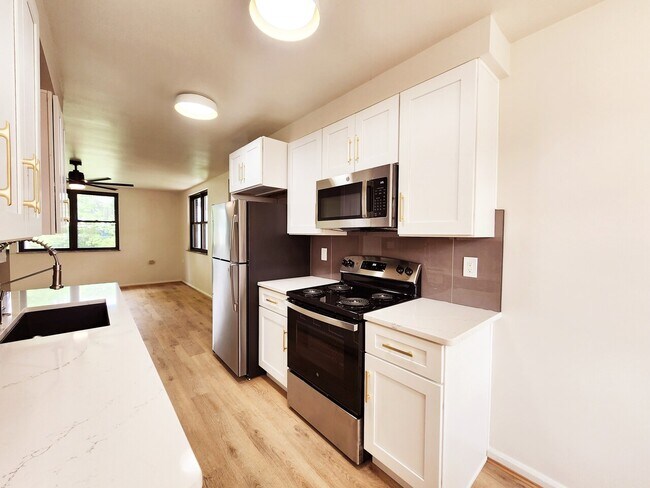 Photo - Farragut Flats #218