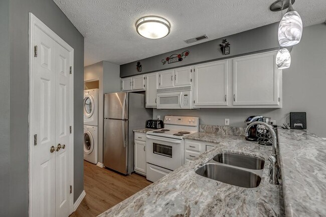 Photo - Furnished 2 Bedroom, 2 Bath Condo in River...