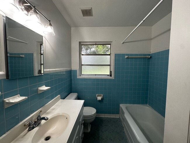 Photo - 2214 Joyner Dr