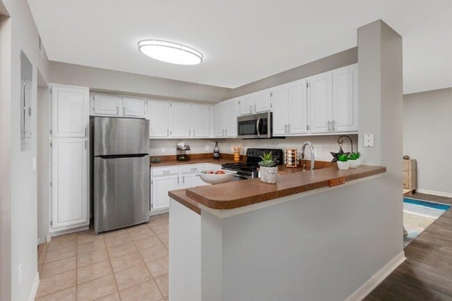 Photo - Manatee Bay Apartments