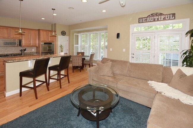 Photo - Beautiful Luxury TH with Deck & Patio!