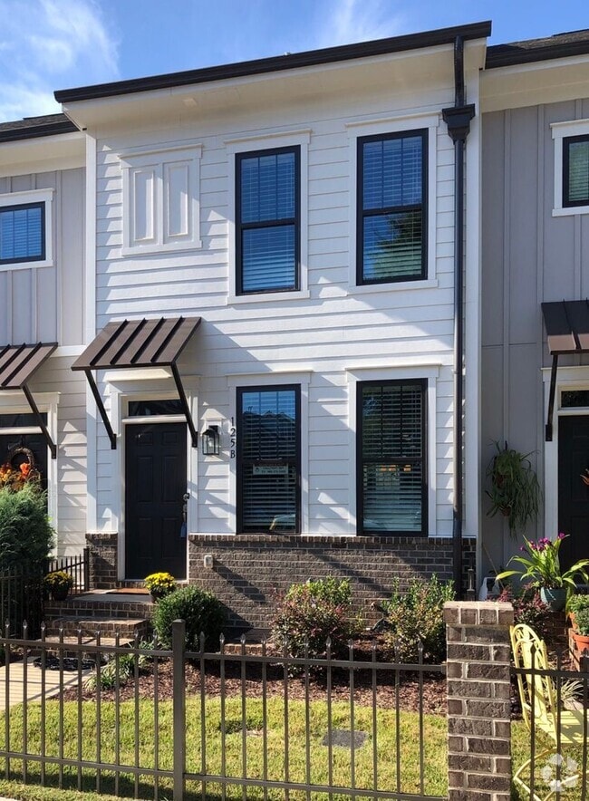 Building Photo - Spacious 2BR Townhome in Mooresville with ...