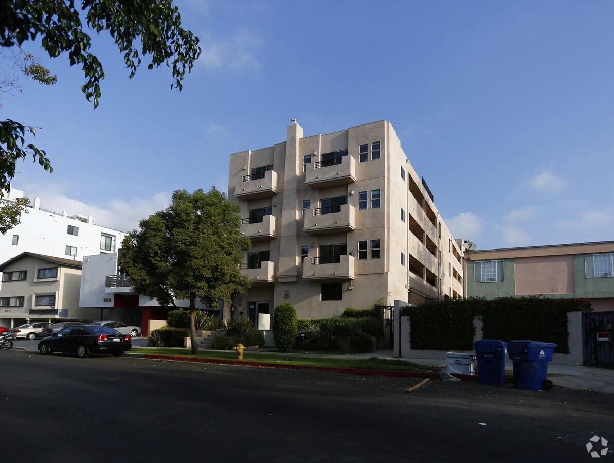 Building - 5827 Carlton Way Apartments