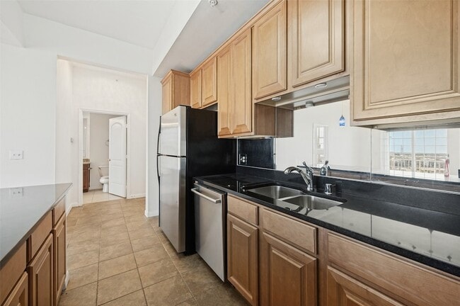 3225 Turtle Creek Blvd Unit 2104