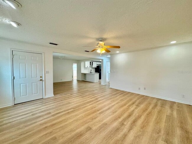 Photo - 621 85th Ave N